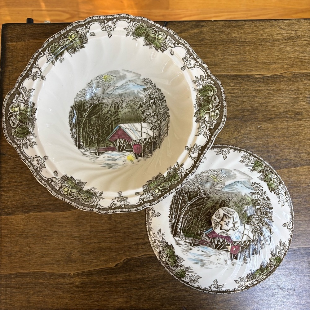 Johnson Bros Friendly Village The Covered Bridge Vegetable Bowl w/ Lid Casserole